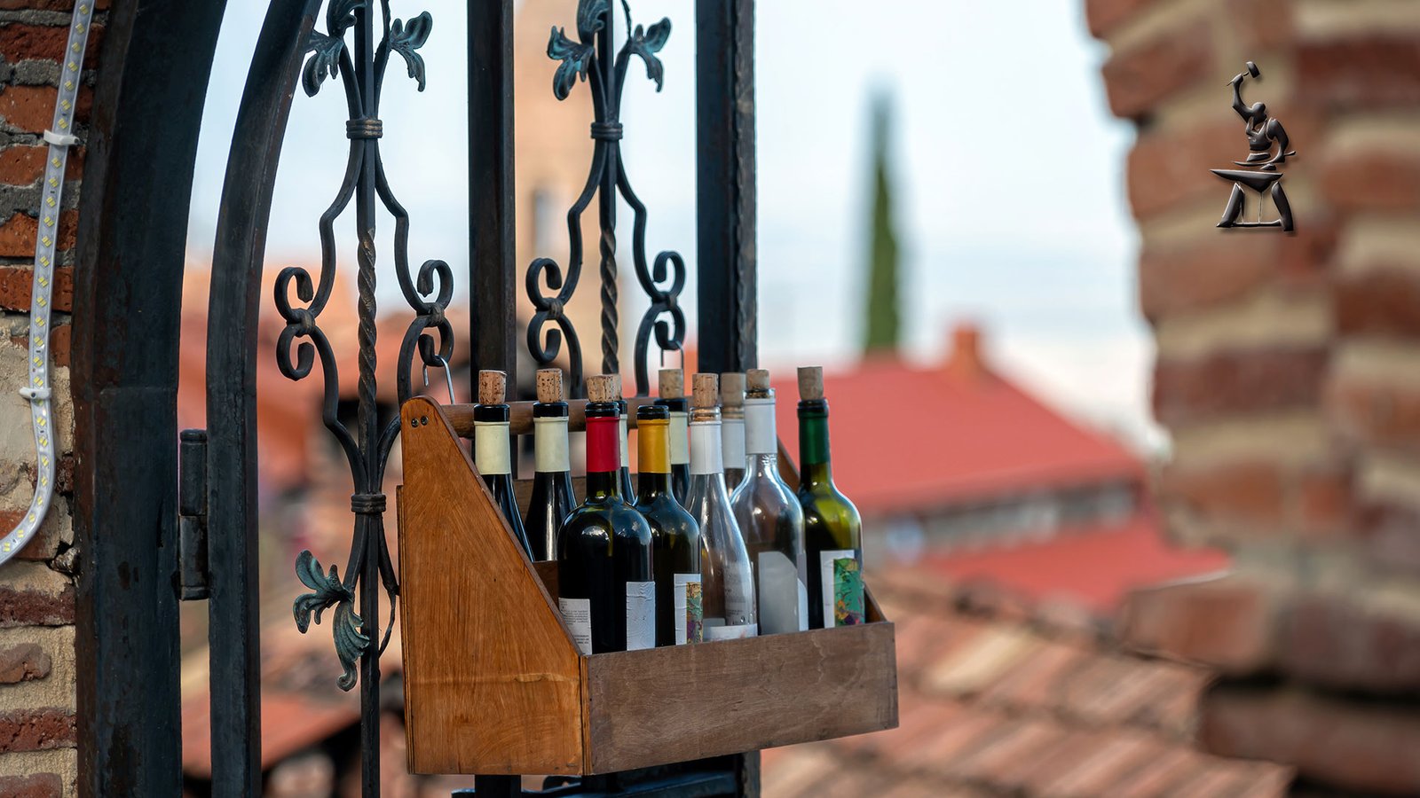 Railing Decorations by Damian Arce (1)