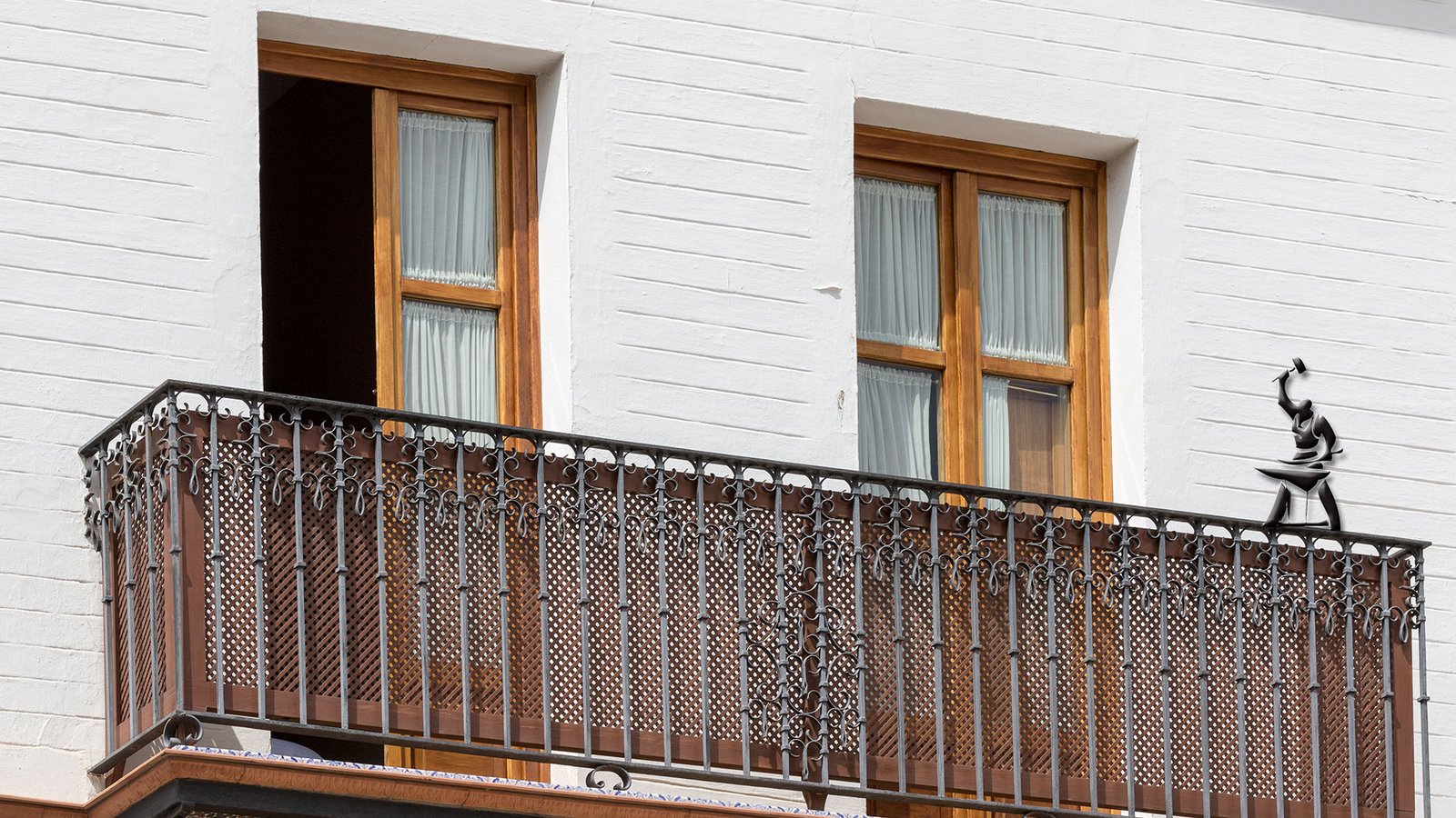 Railing Decorations by Damian Arce (3)